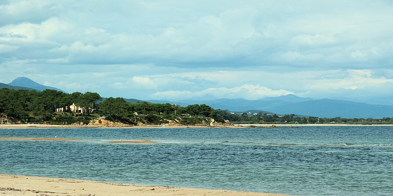 Korsika: Ostküste wechselhaft und Regenschauer