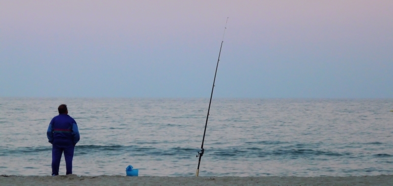 Korsika: Costa-Serena / etwas frisch aber mittags gibt es Fisch