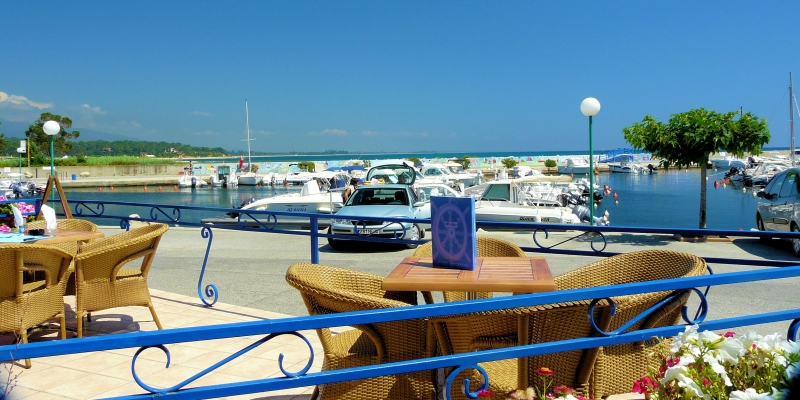 Café, Hafen Solenzara